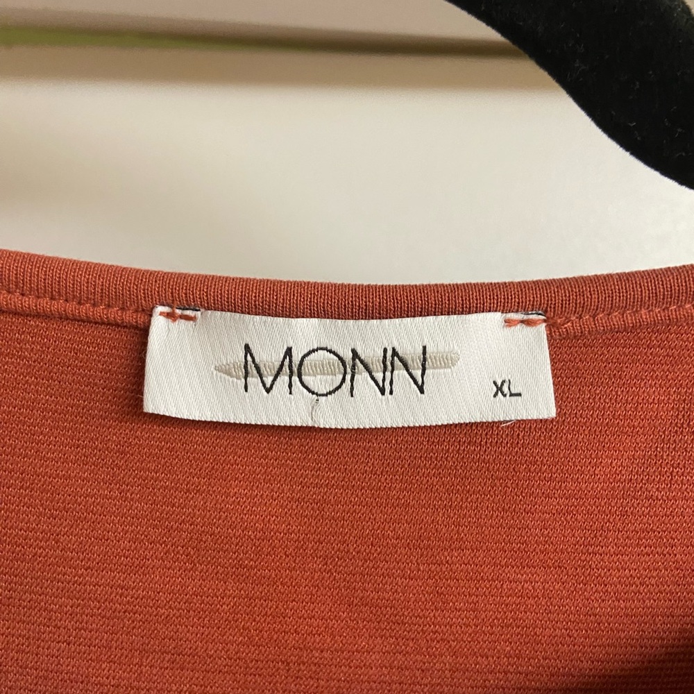 Monn Top - Picture 4 of 6
